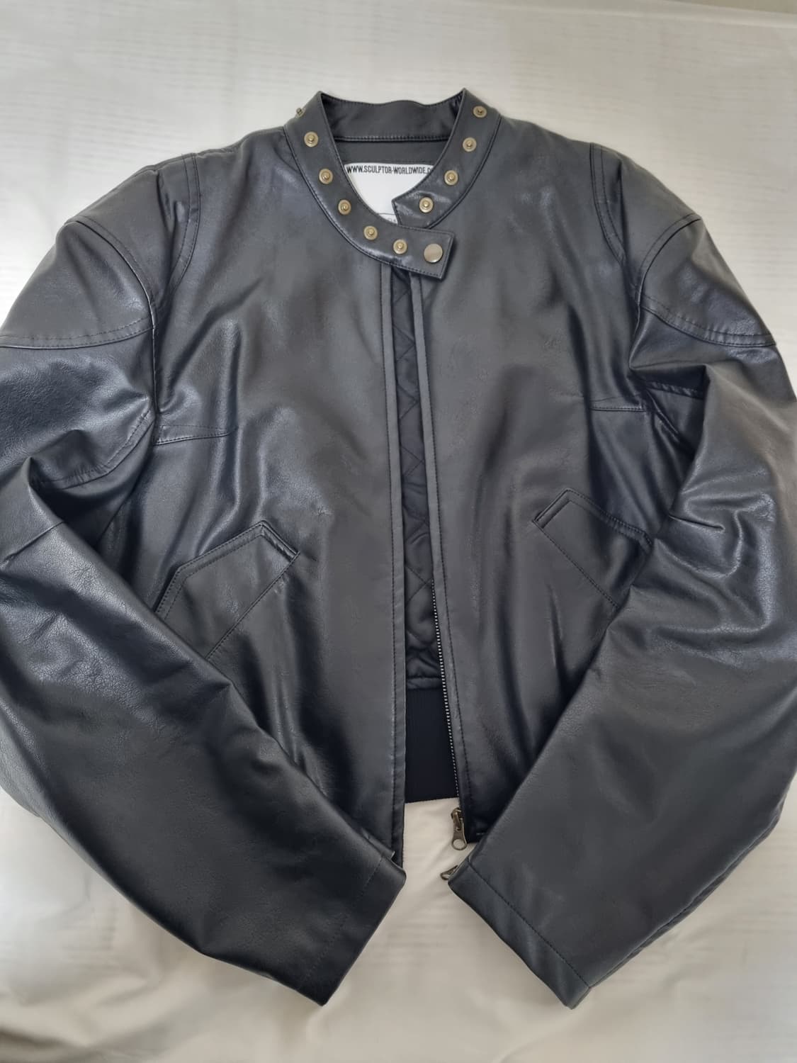 스컬프터 엠보스 레더 봄버 자켓(black) 판매합니다 상품이미지4