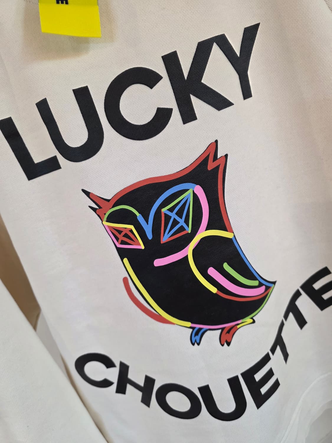 럭키슈에뜨 맨투맨 티셔츠 아이보리 상품이미지2