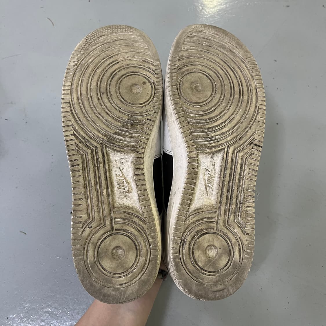 300 나이키 에어포스 1 화이트 블랙 0415M 상품이미지6