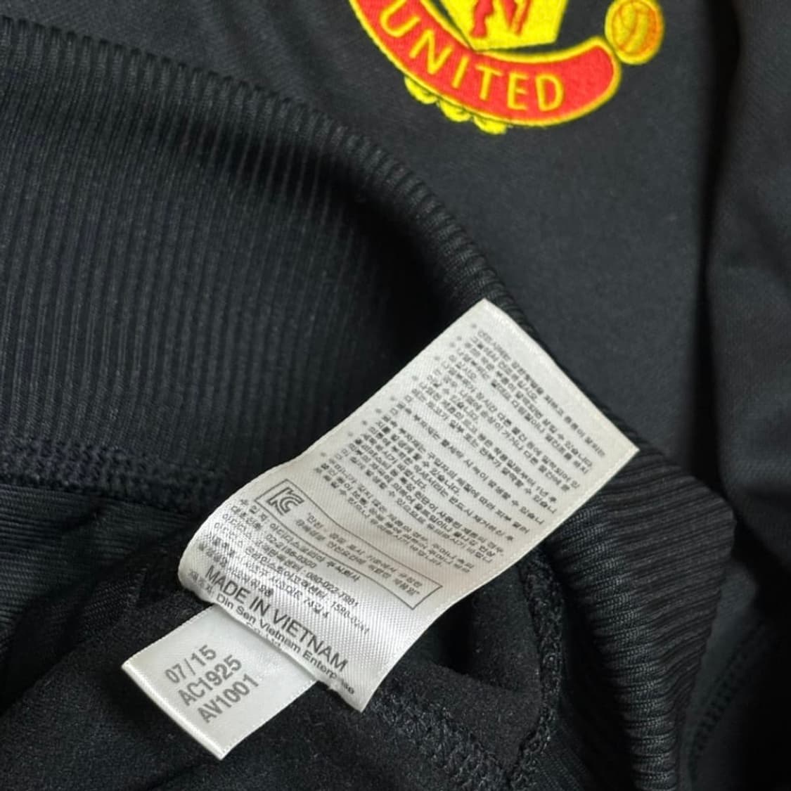 아디다스 맨유 맨체스터 유나이티드 져지 검빨 블랙 트랙탑 상품이미지4