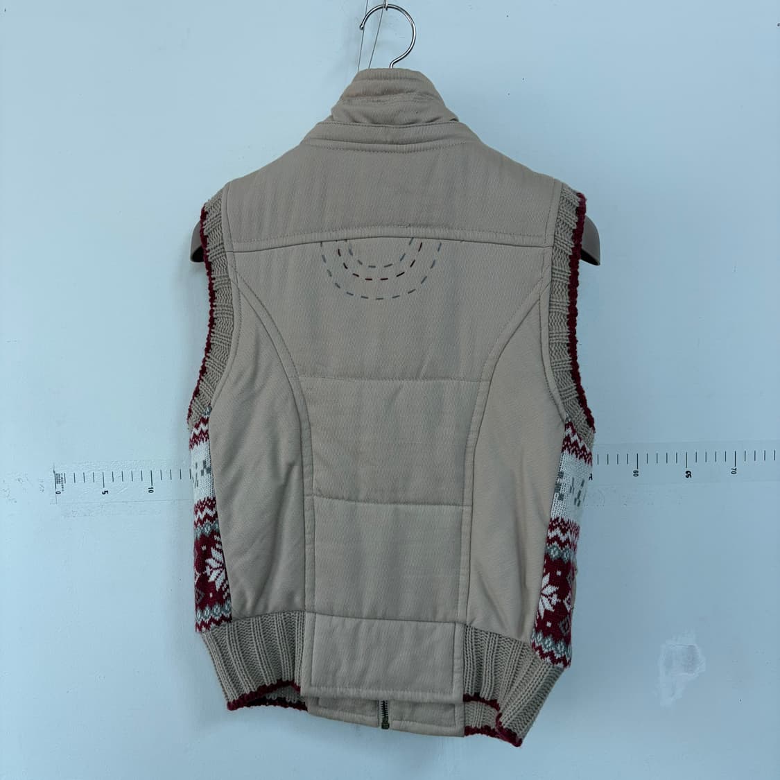 써스데이 아일랜드 니트 배색 퀼팅 조끼 상품이미지4