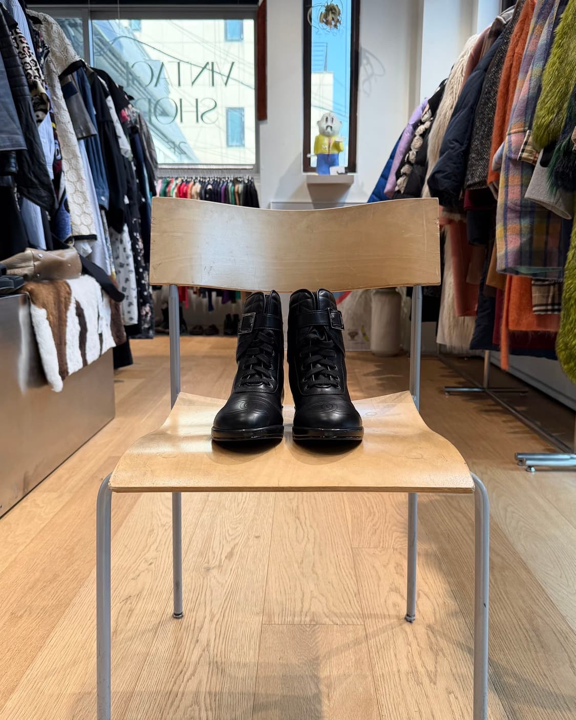 샤넬 블랙 00s 가죽 인터로킹 퀼팅 앵클 컴뱃 부츠 상품이미지3