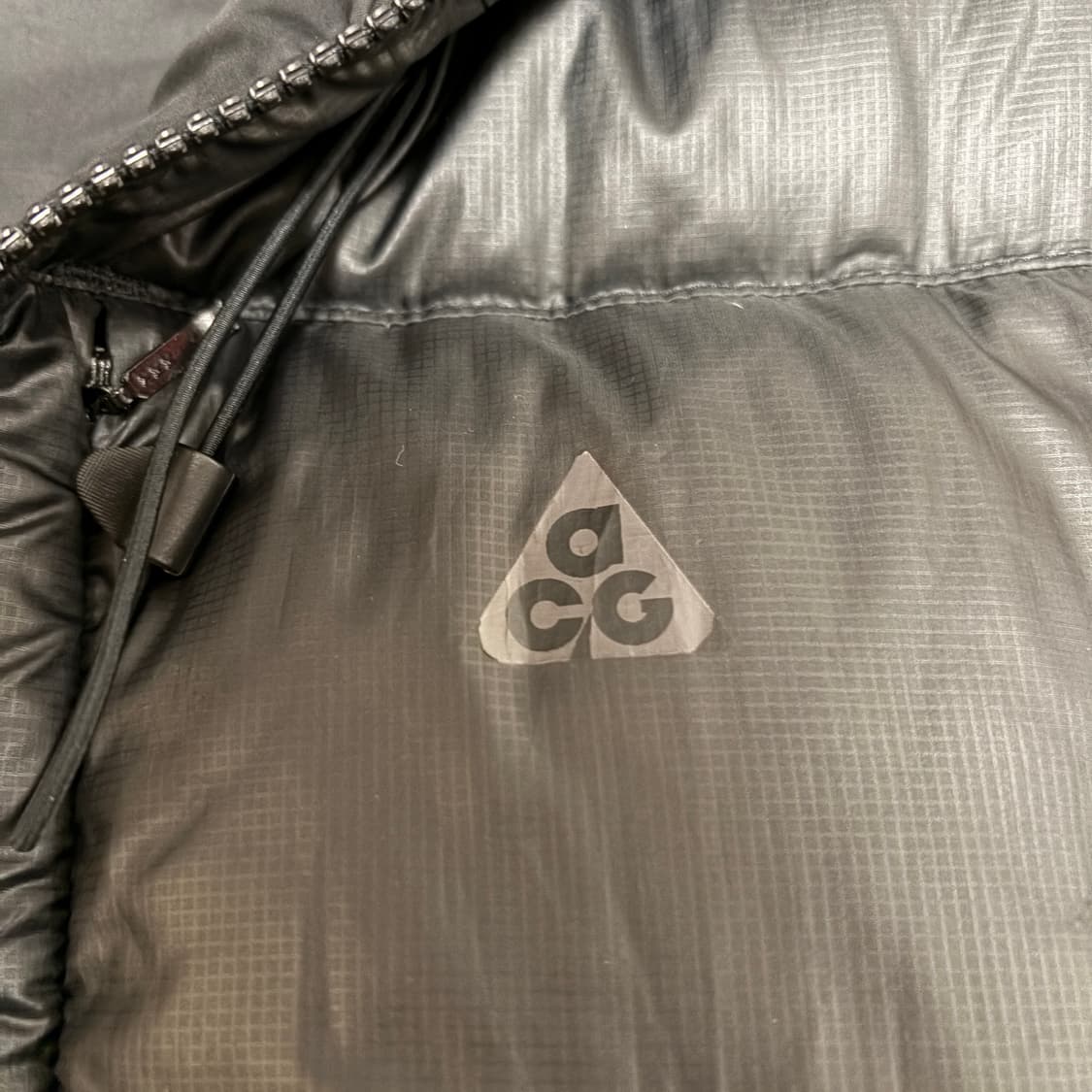 나이키 ACG 구스다운 유광 푸퍼 패딩 상품이미지6