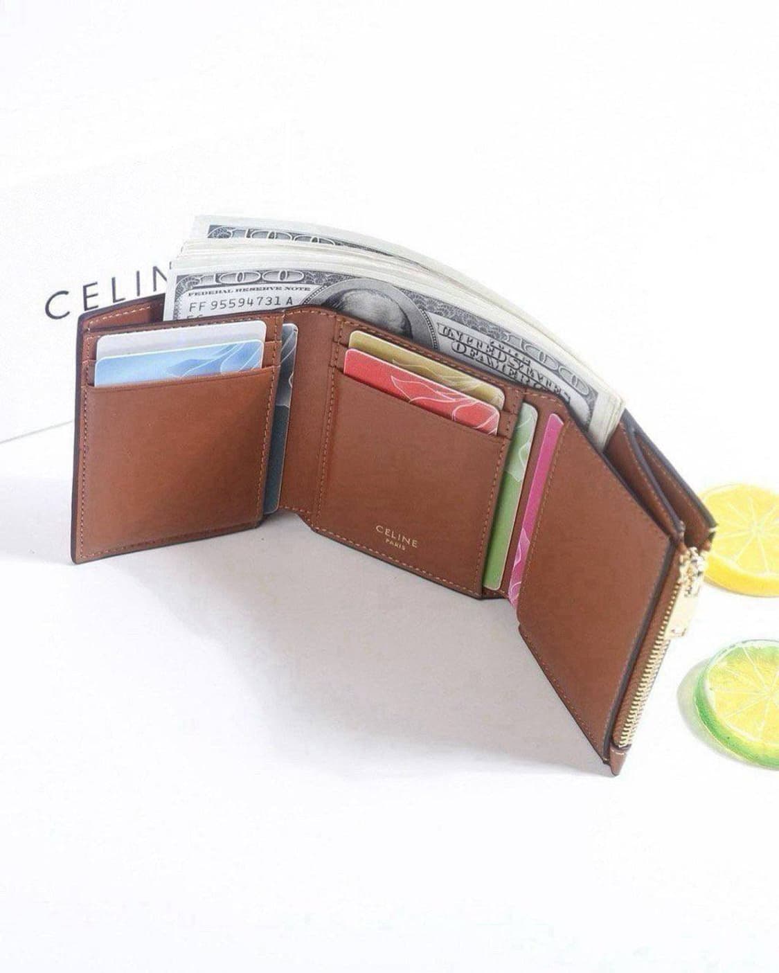 셀린느(Celine)의 트리옹프 캔버스 스몰 플랩 지갑 상품이미지4