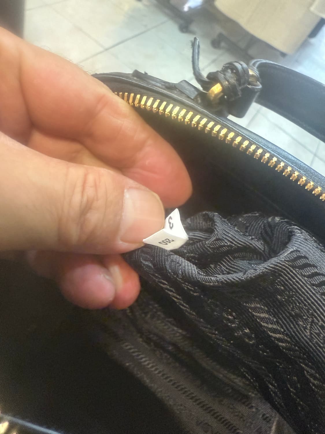정품 프라다 다이어그램 카메라 2way백 팝니다 상품이미지9
