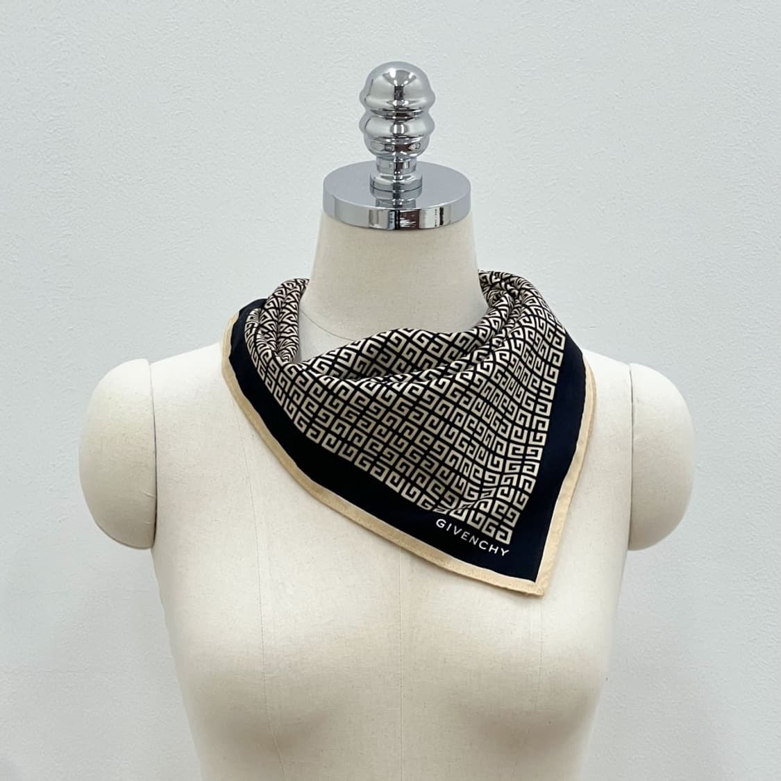 givenchy / 지방시 쁘띠스카프 손수건 상품이미지6