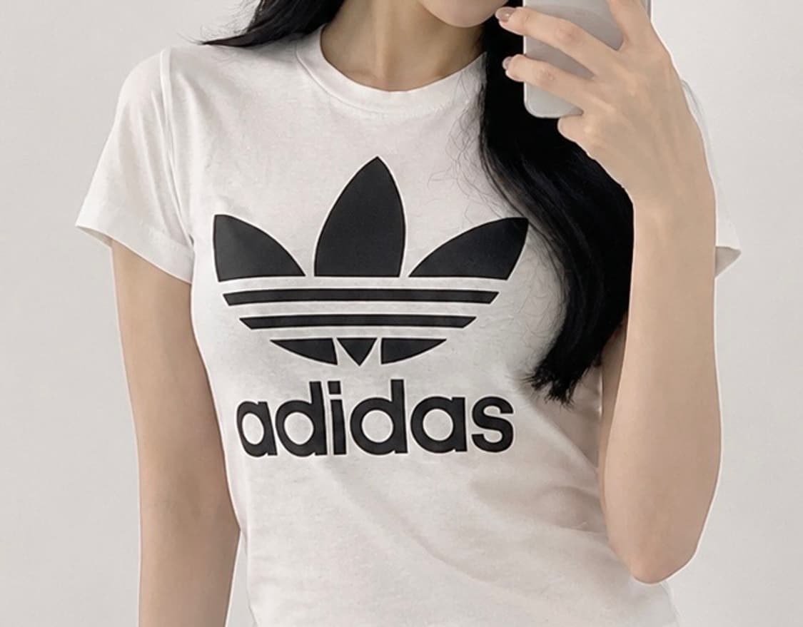 아디다스 빅로고 반팔티 화이트 슬림핏 상품이미지1