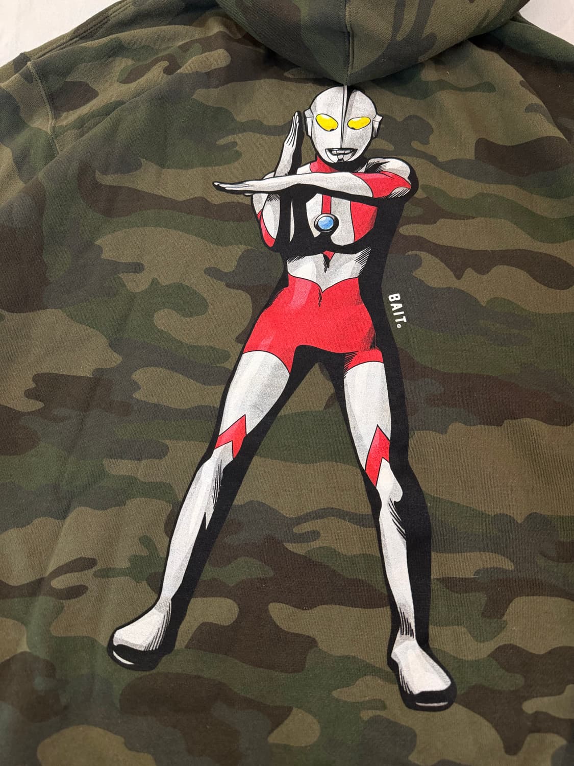 BAIT X 울트라맨 콜라보 카모 후드집업 상품이미지2