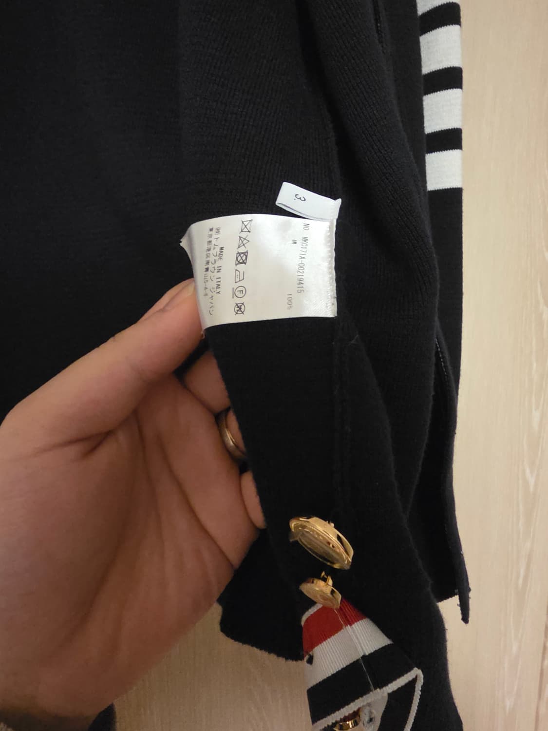 [새상품급/3] 톰브라운 사선완장 밀라노스티치 금장 가디건 3사이즈 상품이미지8