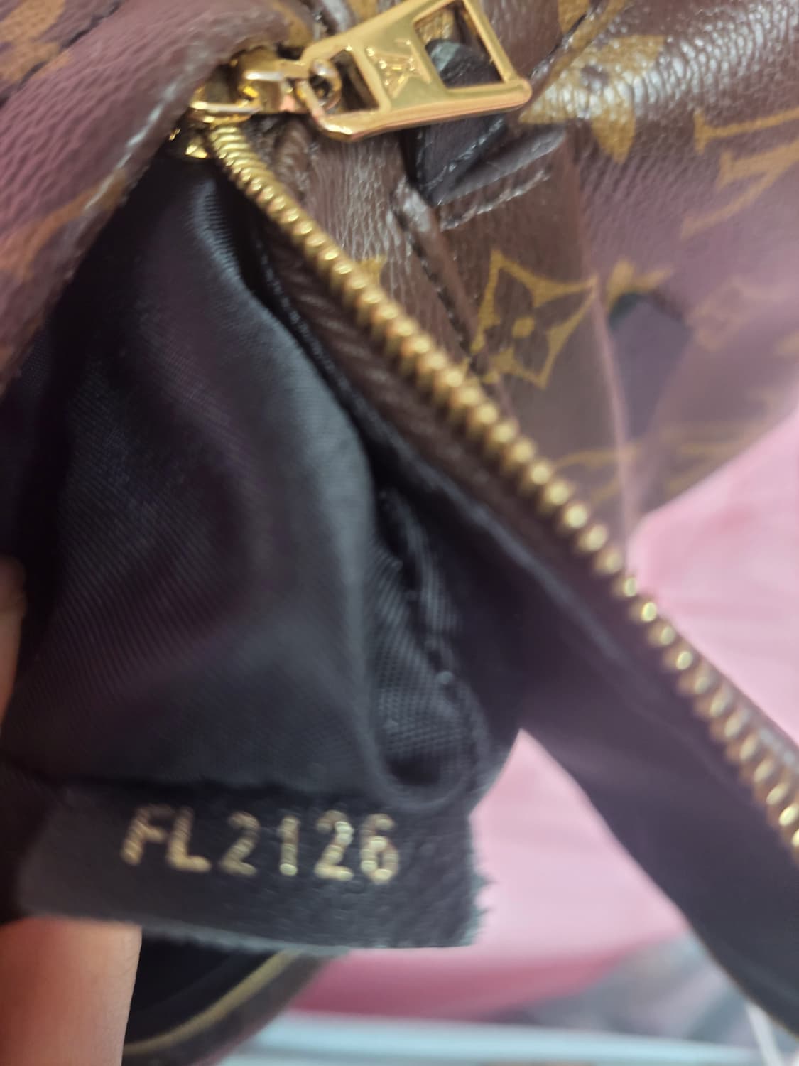 정품)급처상태좋음!루이비통 팜 스프링스 미니 백팩 가방 공홈가 362만원 상품이미지3