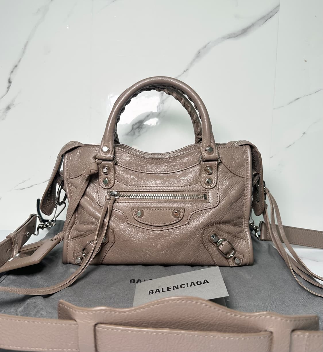 [SA급 정품] 발렌시아가 시티 모터백 미니 베이지브라운 상품이미지1