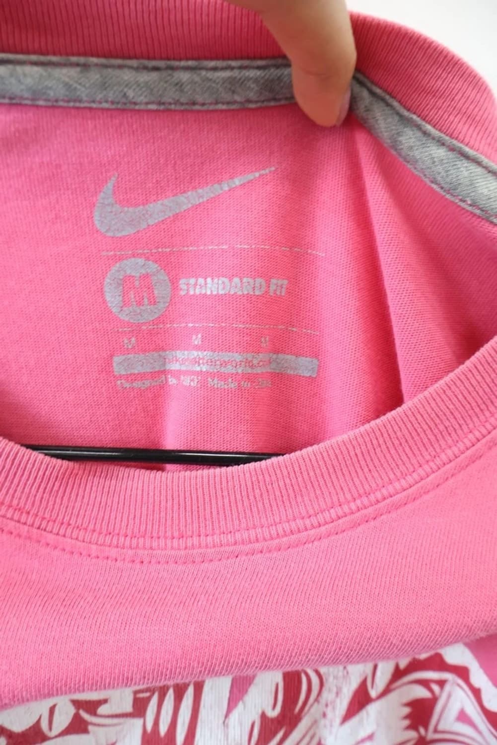 Nike Pink Logo Graphic Tee 상품이미지7