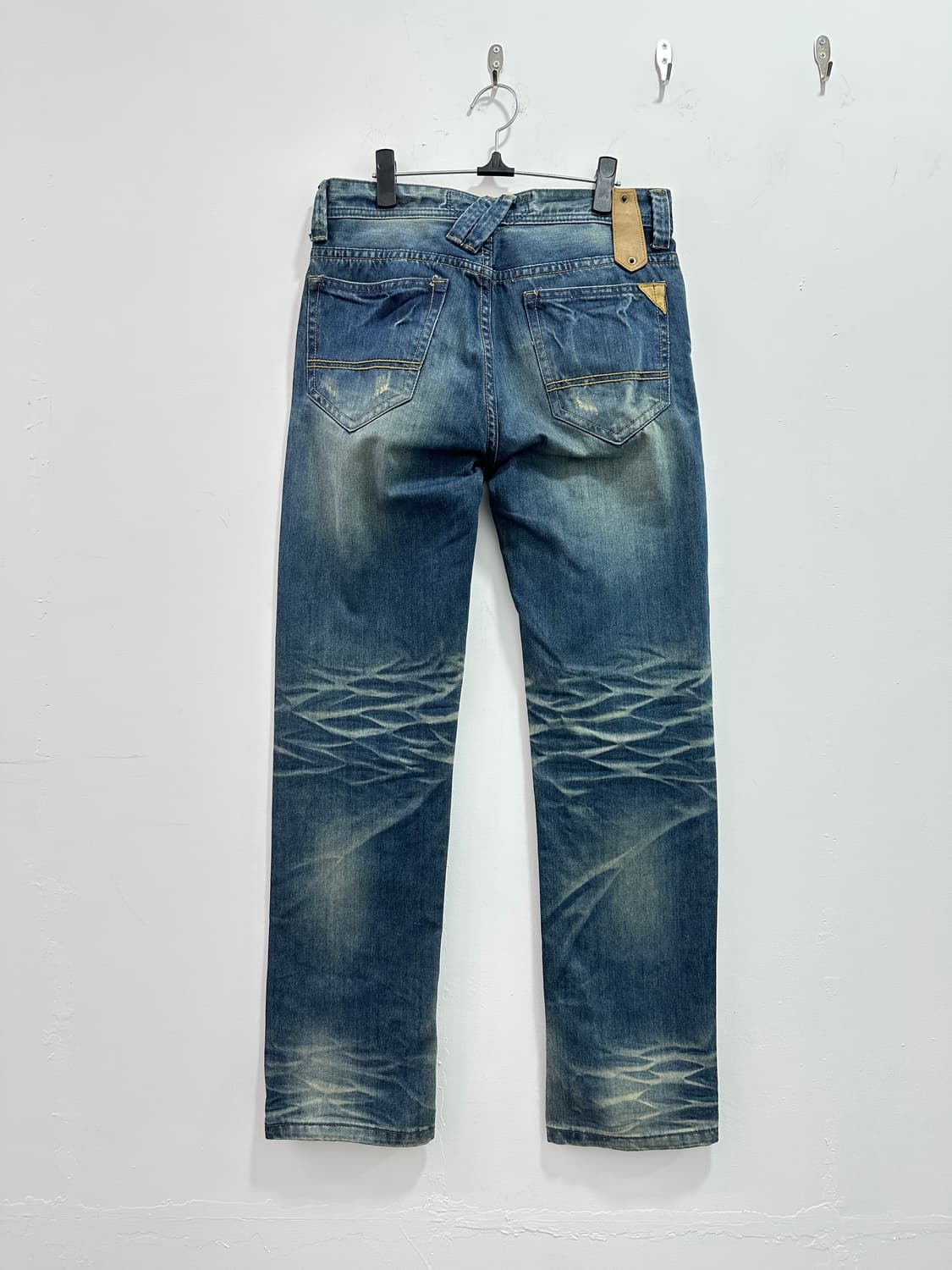 Vintage leather point fade jeans  상품이미지8