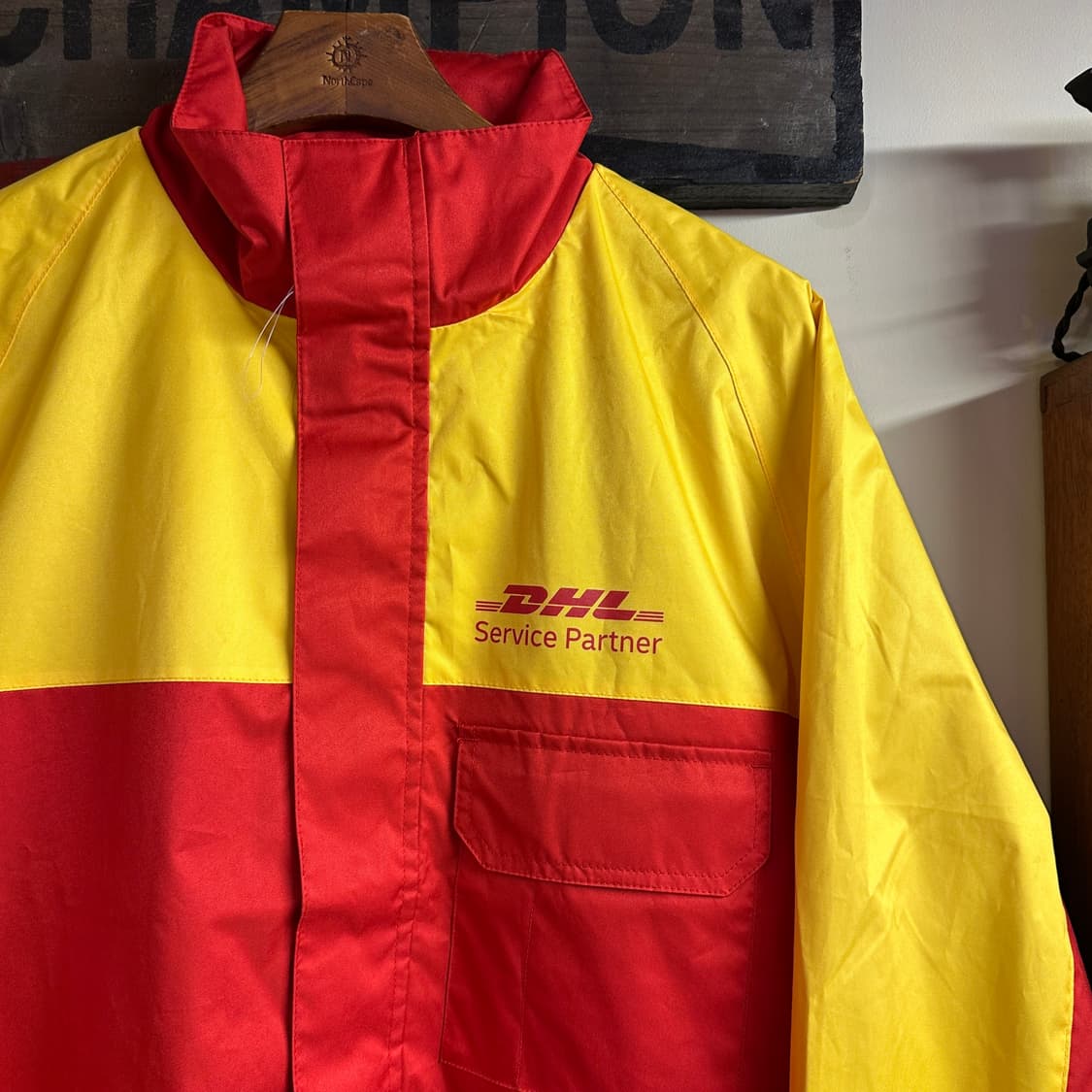 DHL Service Partner 바람막이 자켓 상품이미지2