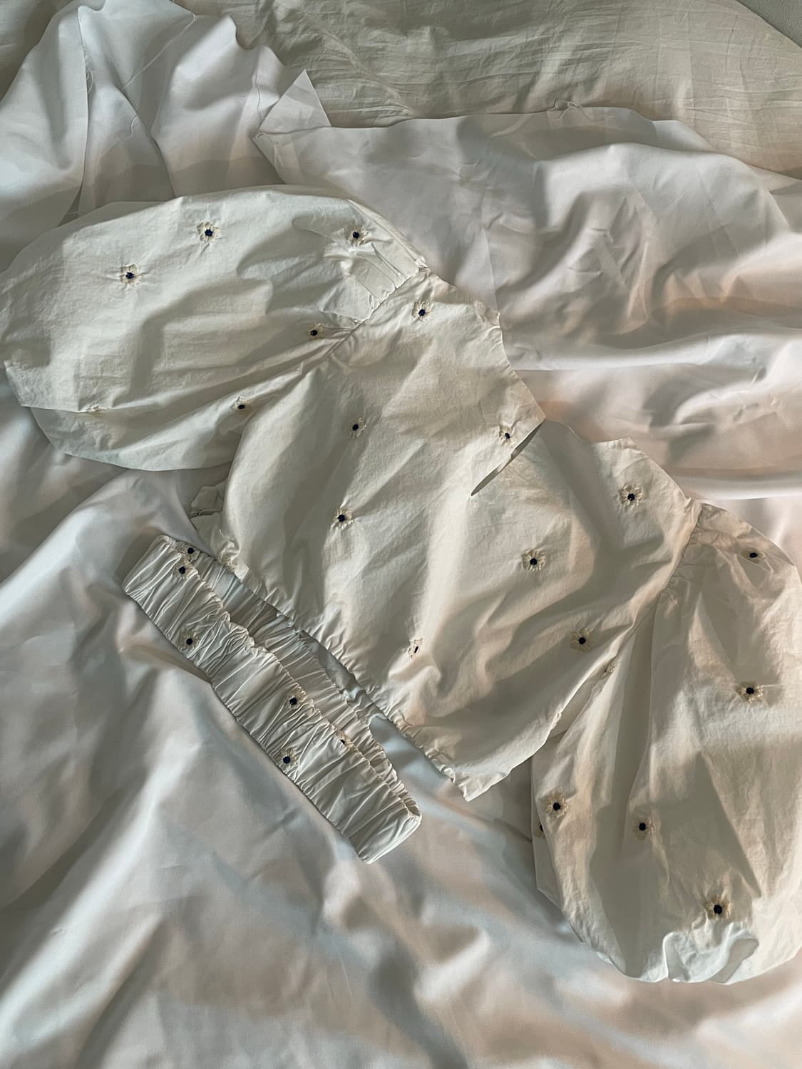 자라 플라워 자수 퍼프 블라우스 상품이미지3