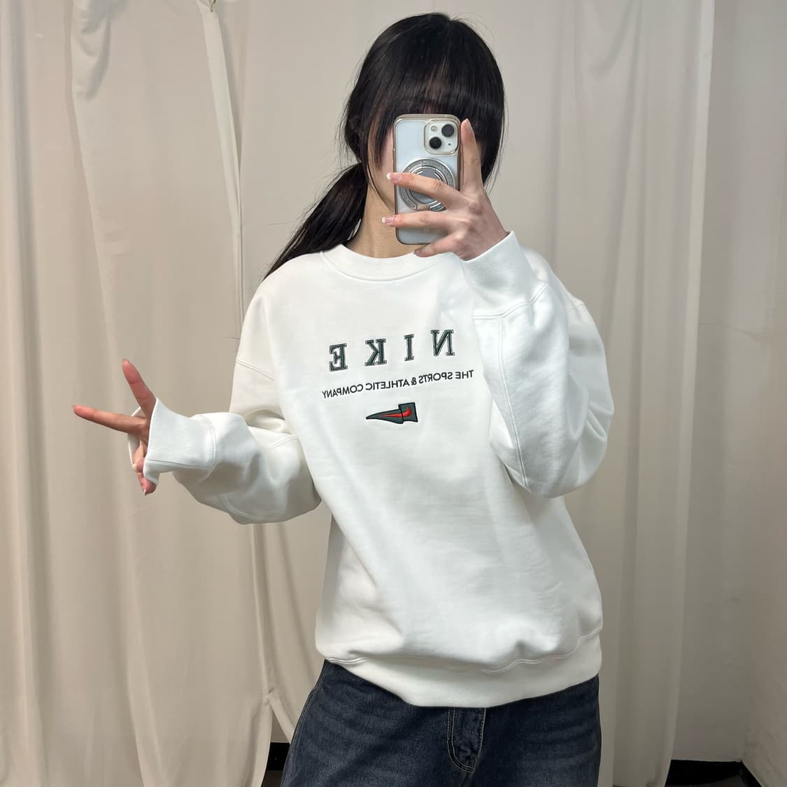 Nike white sweatshirt 상품이미지2