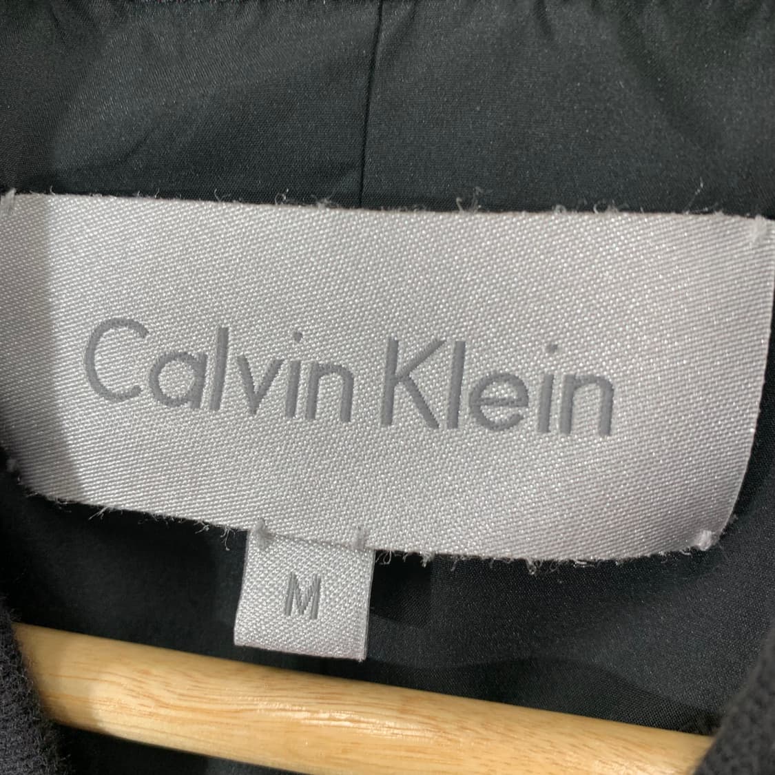 캘빈 클라인 우먼스 크롭 봄버 (경량) 상품이미지3