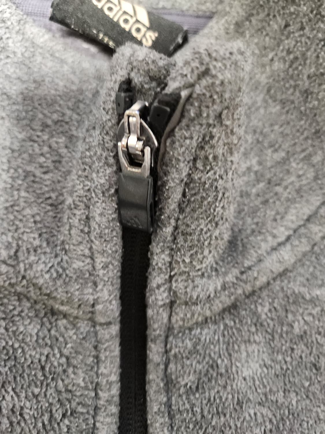 아디다스 기모 풀집업 그레이 115

사용감 외에 오염없이 깨끗해요^^
 상품이미지2