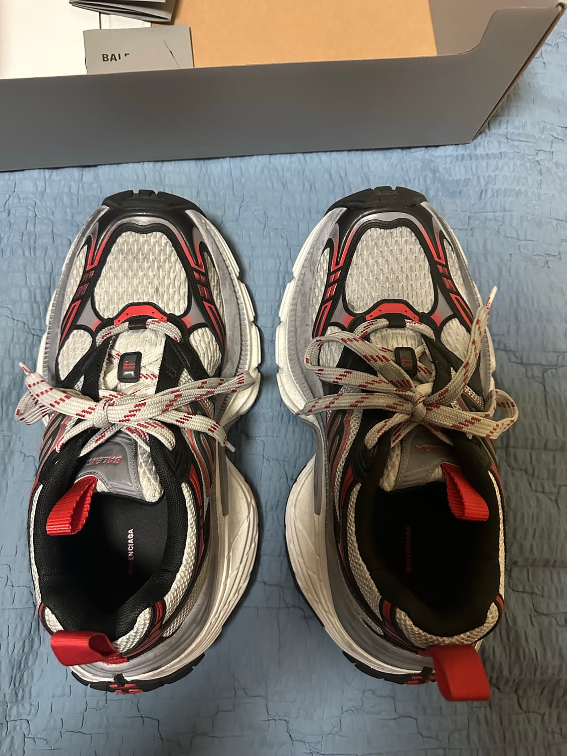 발렌시아가10xl 그레이화이트레드 41사이즈 상품이미지3