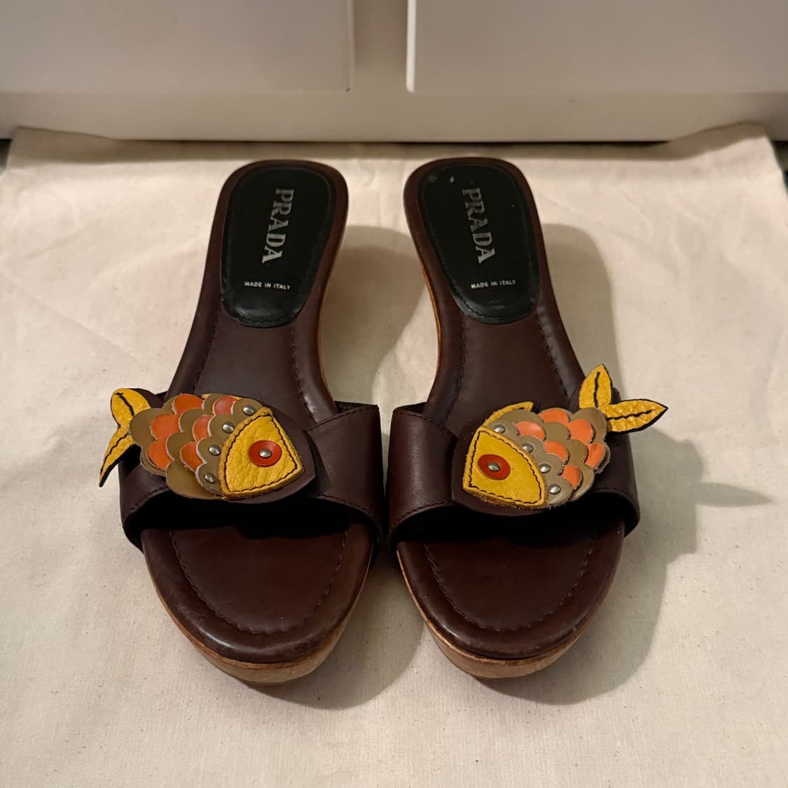 프라다 피쉬 우드 뮬 샌들 상품이미지2