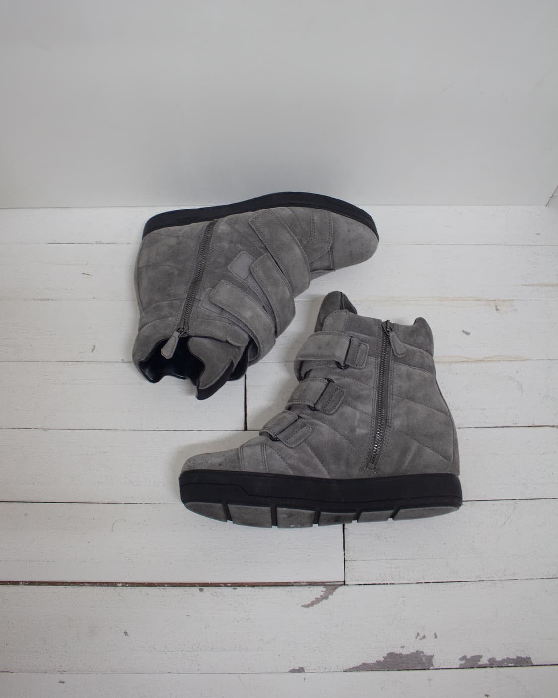 prada suede strap high sneakers 상품이미지1