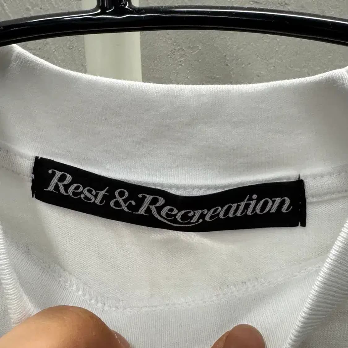 Rest & Recreation 크롭 티셔츠 화이트 상품이미지4