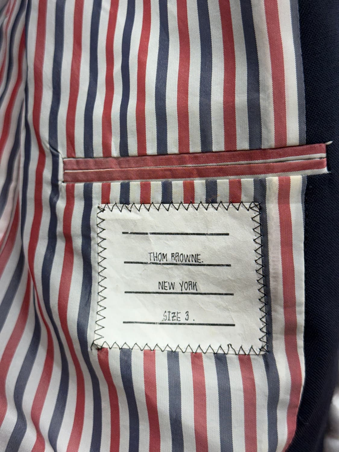 [3] 톰브라운 싱글 암밴드 금장 블레이저 자켓 상품이미지7