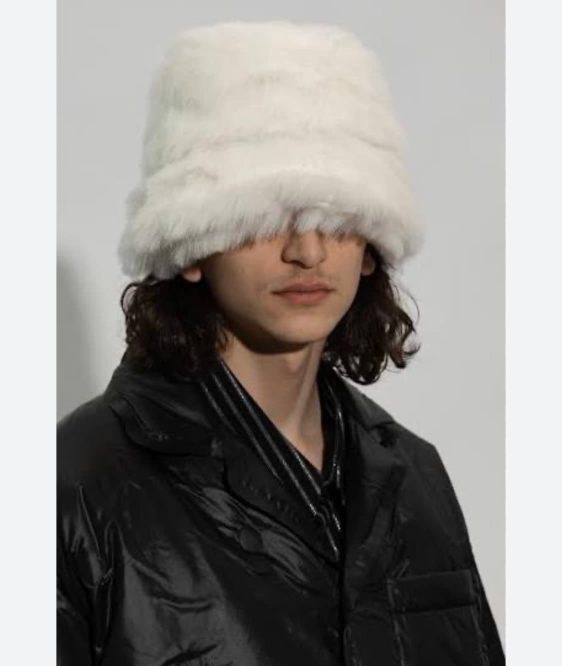 꼼데가르송 퍼 버킷햇 M 사이즈 상품이미지3