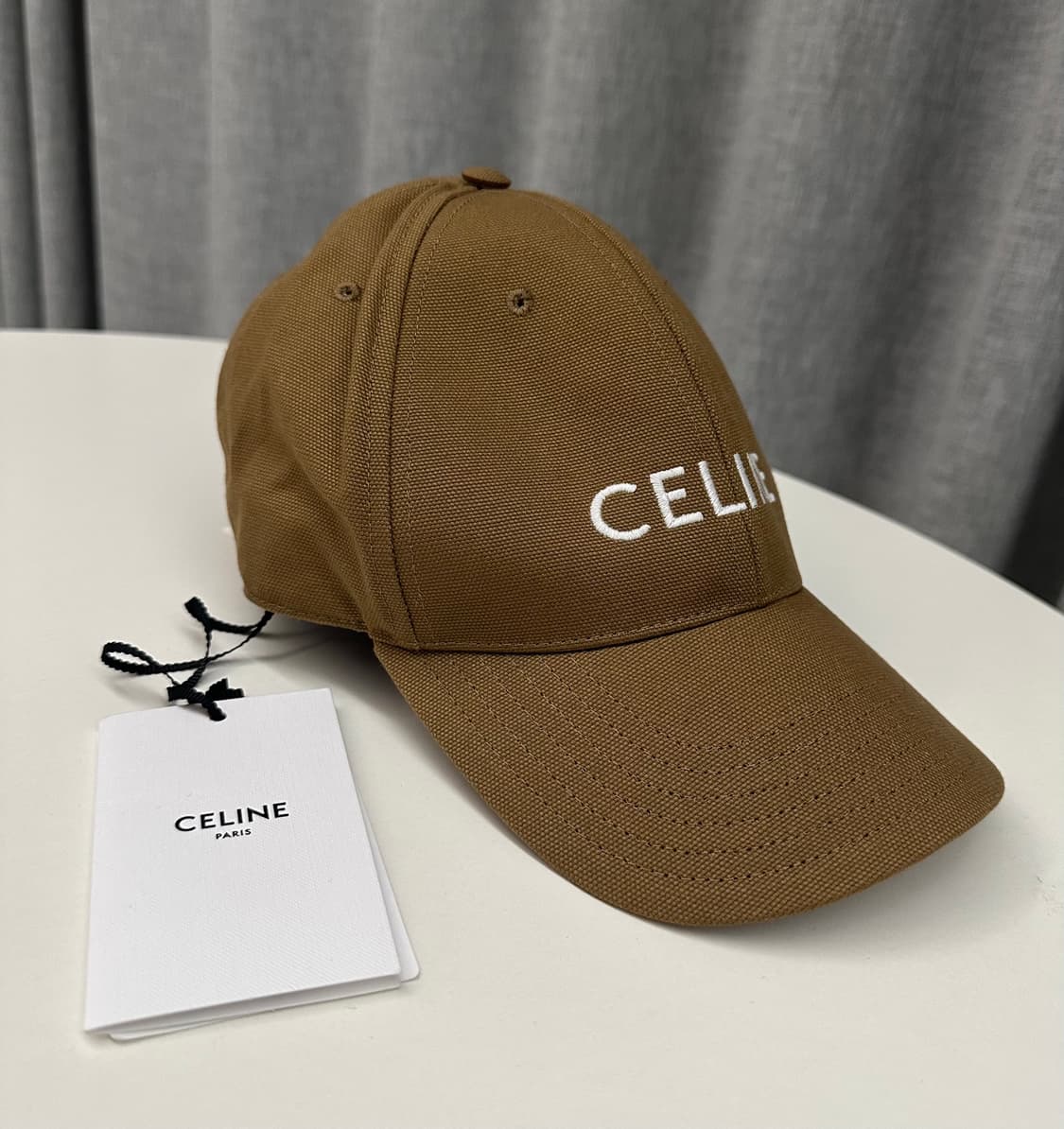 [새상품] CELINE 셀린느 코튼 베이스 볼 캡 라이트 브라운 상품이미지4