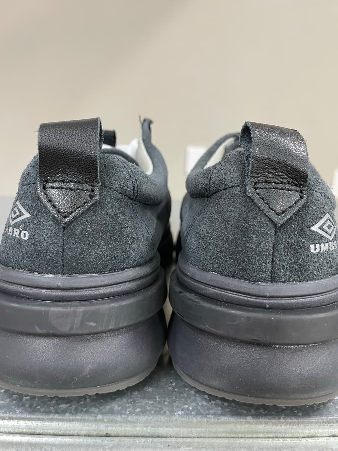 엄브로 피티 v2 230 상품이미지9