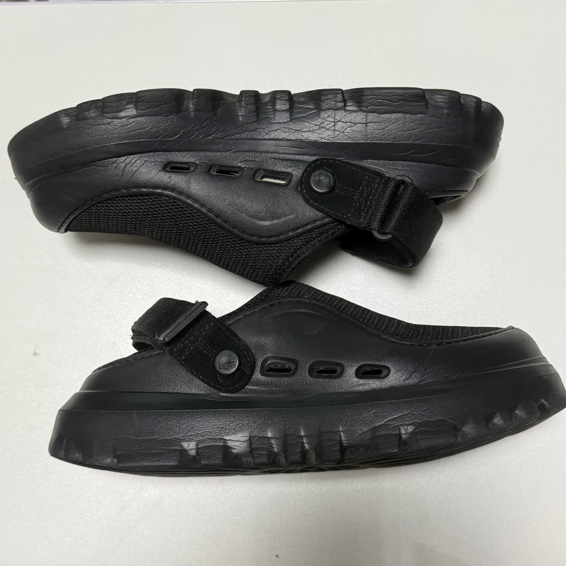 어그 피크모드 메쉬 샌들 240 상품이미지8