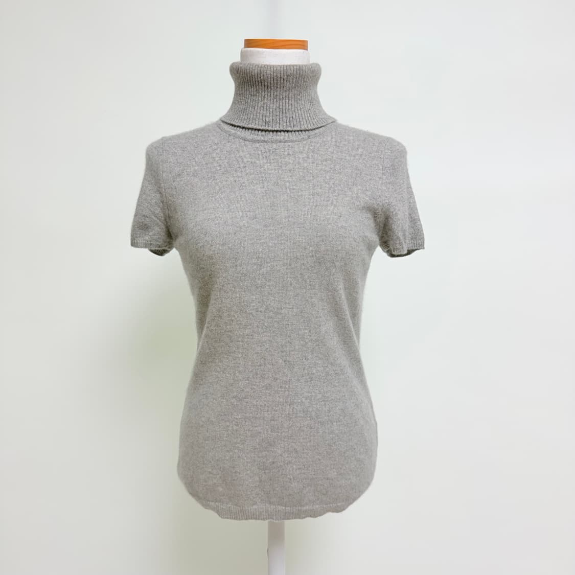 [캐시미어 100%] 유니클로 그레이 반팔 터틀넥 목폴라 니트 M 상품이미지1