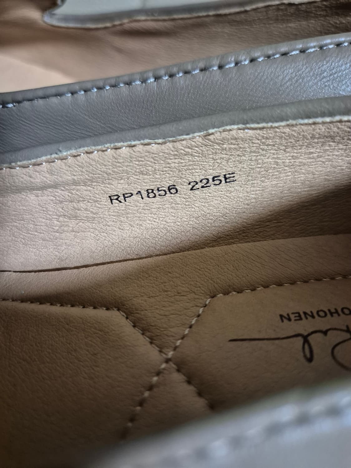 안나루호넨 홀스빗 로퍼 상품이미지8