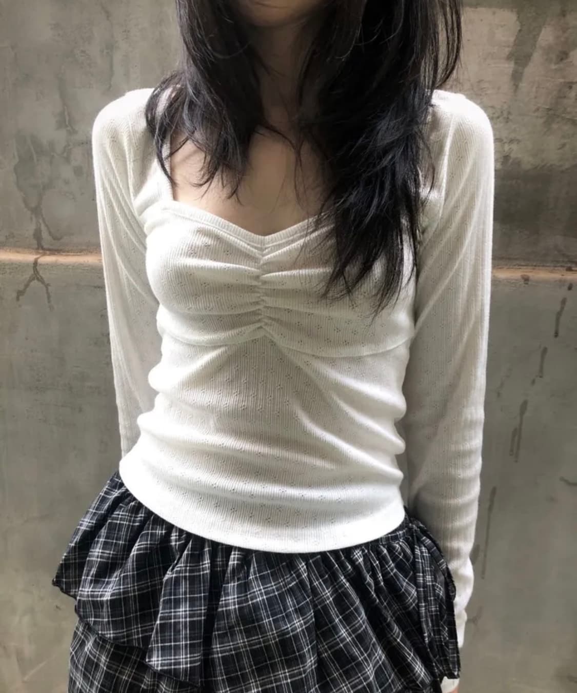 펀칭 라인 티 상품이미지4