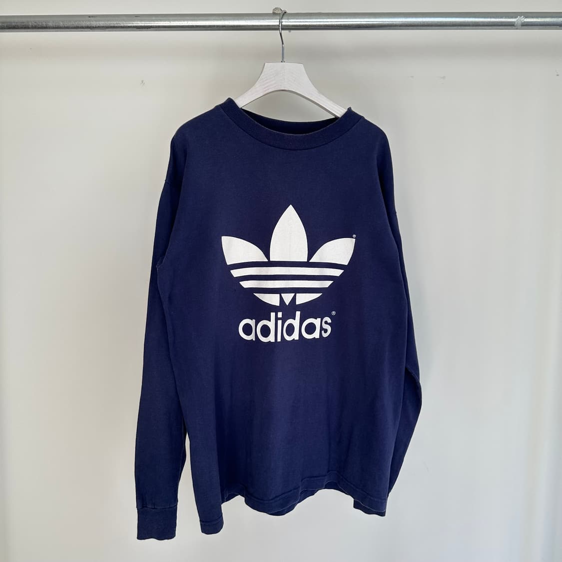 아디다스 adidas 파이어 로고 롱슬리브 티셔츠 상품이미지1