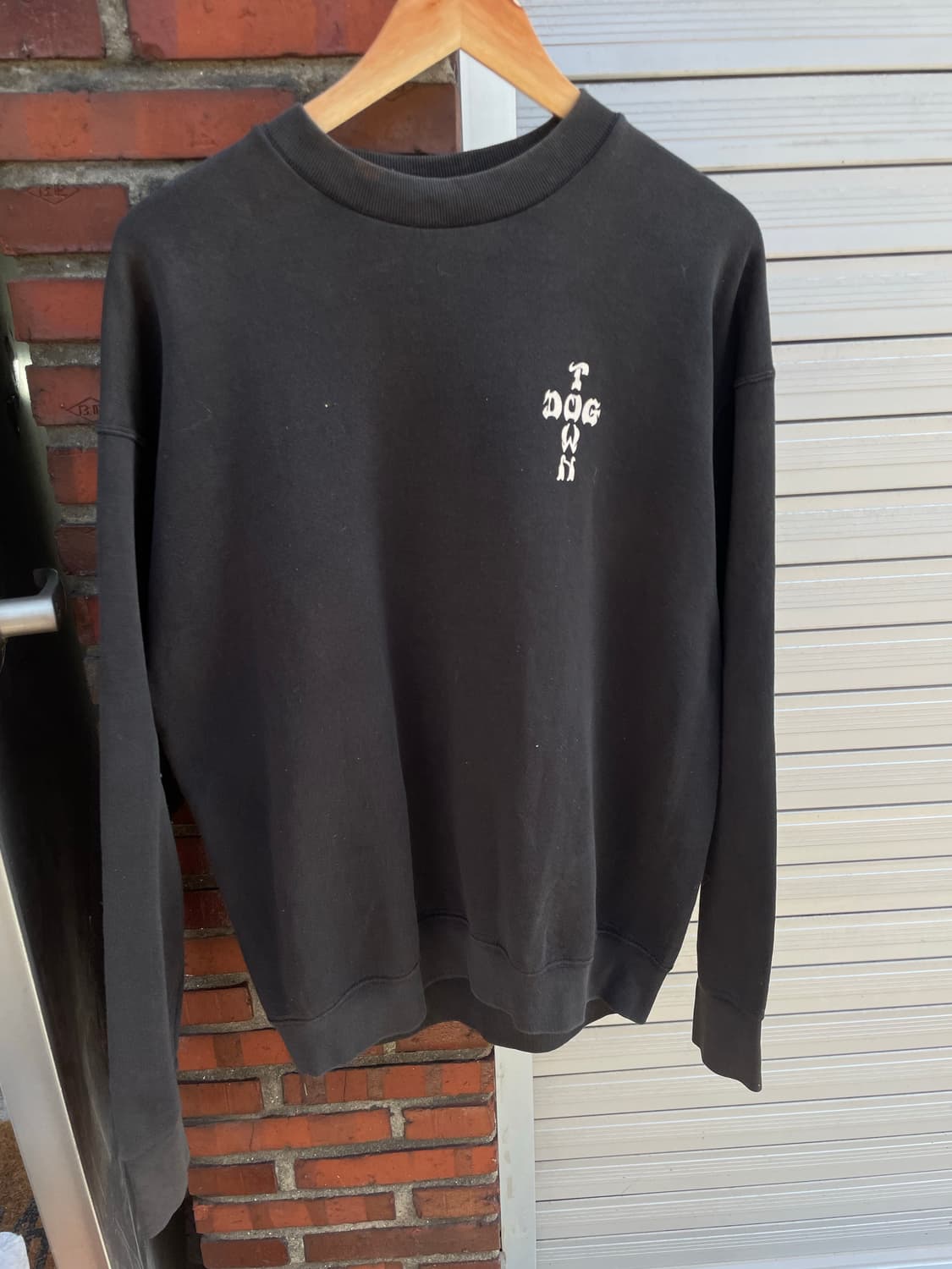 도그타운 스컬 프린트 블랙 스웻셔츠 상품이미지3