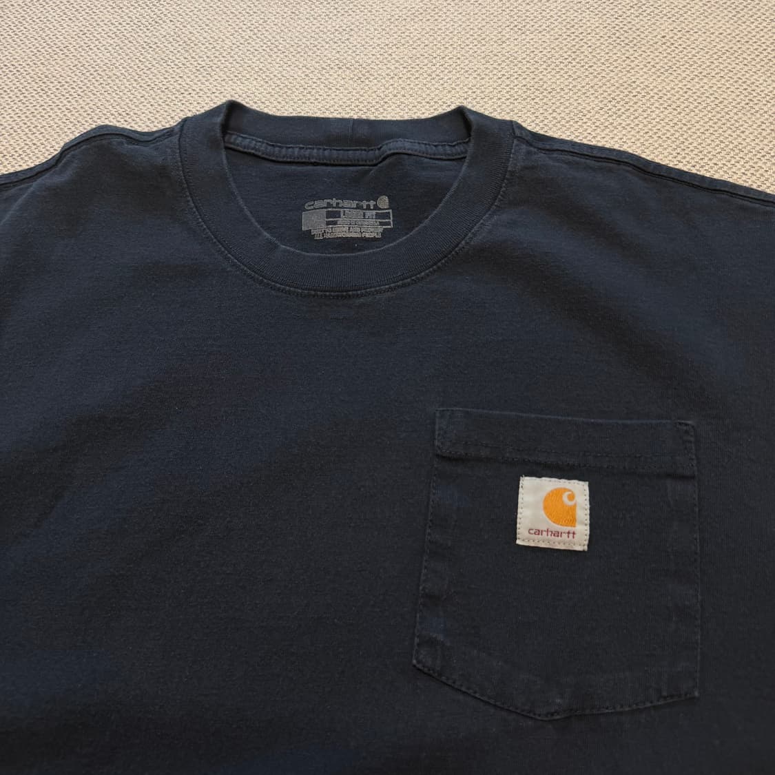 칼하트 루즈 핏 포켓 반팔티 상품이미지2