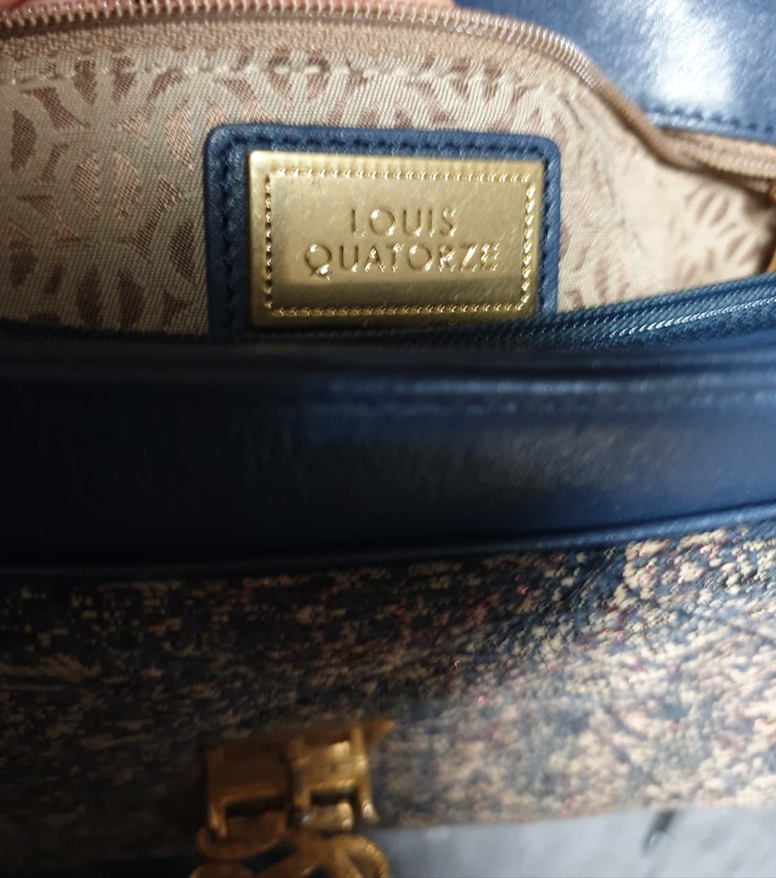 루이까또즈 클래식 트위드 패브릭 금장로고 체인 미니숄더백 상품이미지5