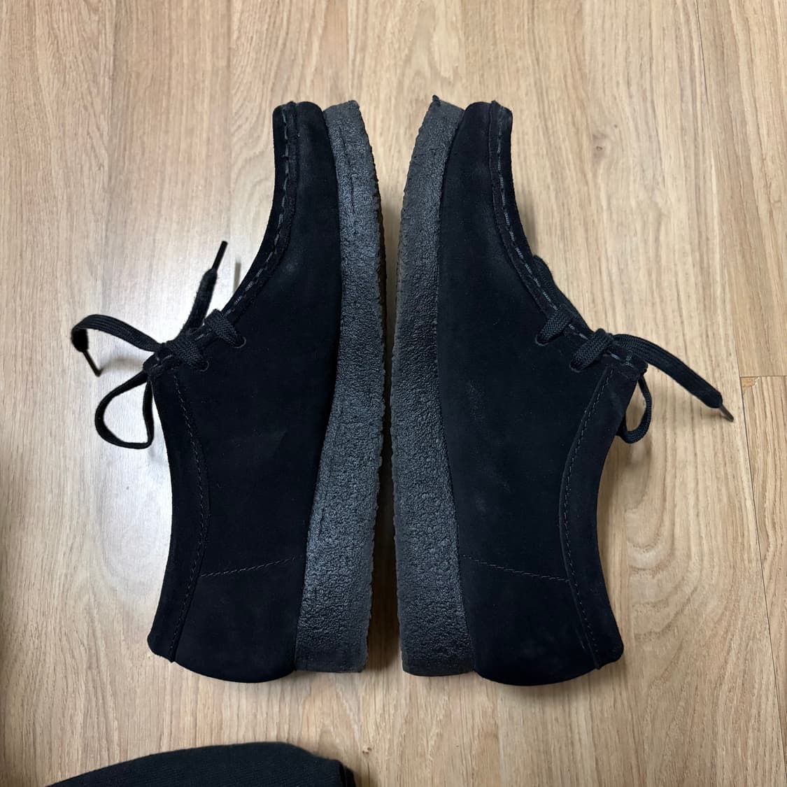 클락스 왈라비 블랙 스웨이드 상품이미지2