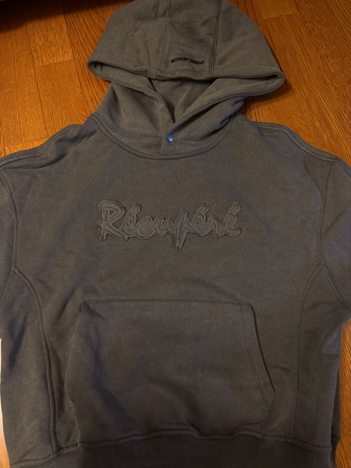 인사일런스 아플리케 캠페인 후드 차콜 상품이미지4