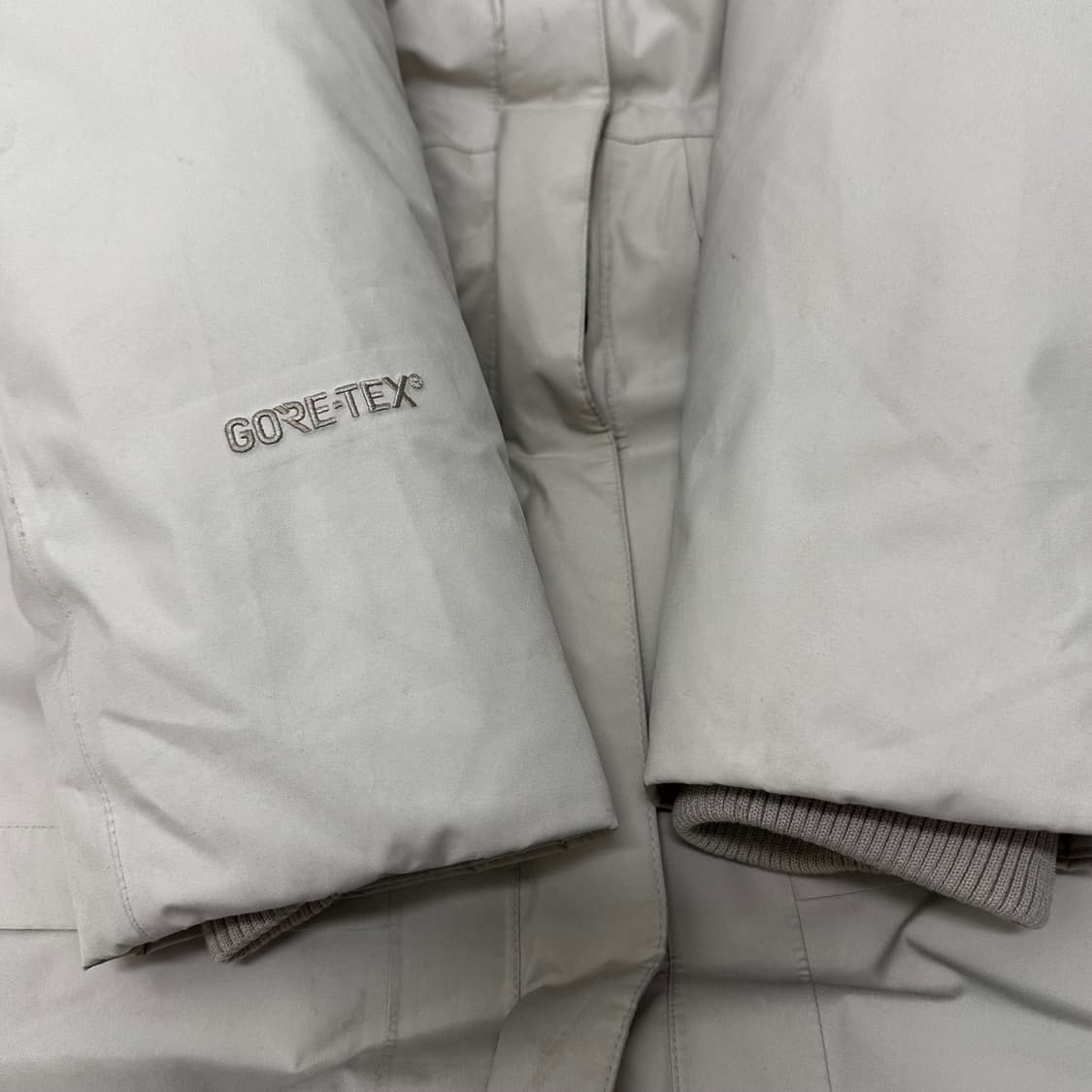 블랙야크 여성 구스다운 고어텍스 롱패딩 105(XL) 상품이미지4