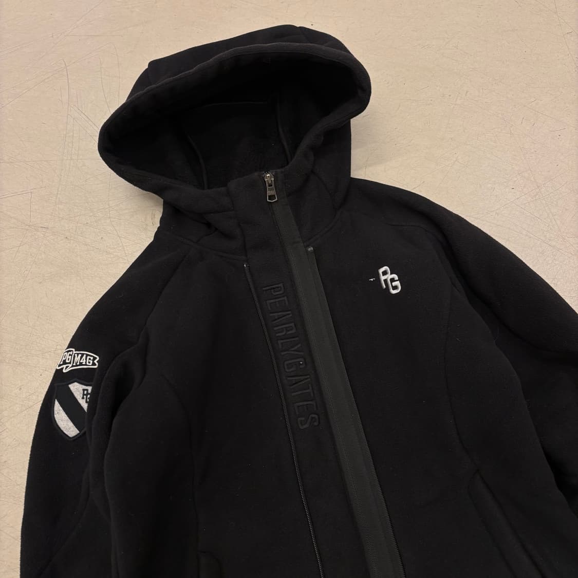 파리게이츠 블랙 플리스 집업 상품이미지2