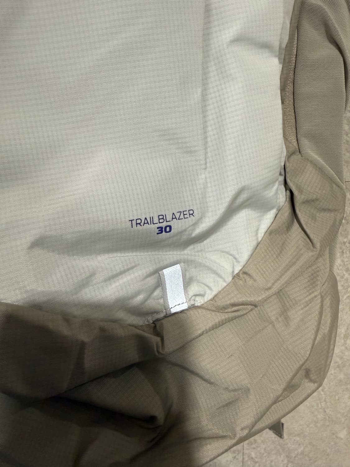 살로몬 가방30L 새상품 상품이미지3