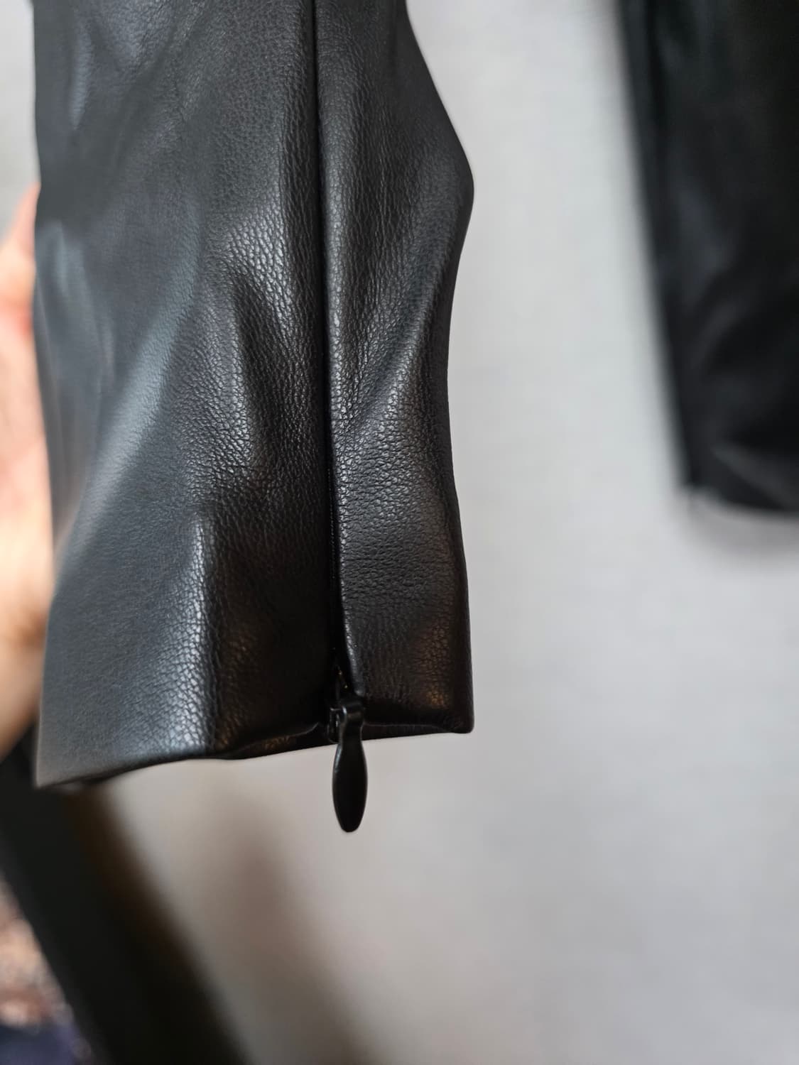 자라 블랙 레더 팬츠 상품이미지2