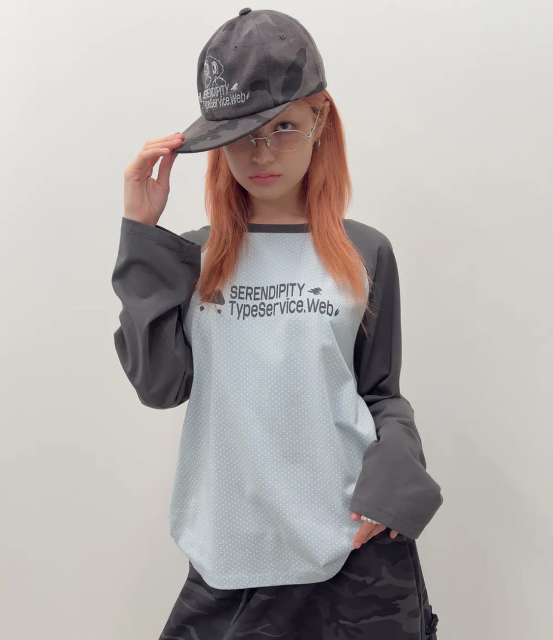 타입서비스 도트 래글런 탑 챠콜 긴팔 티셔츠 상품이미지1