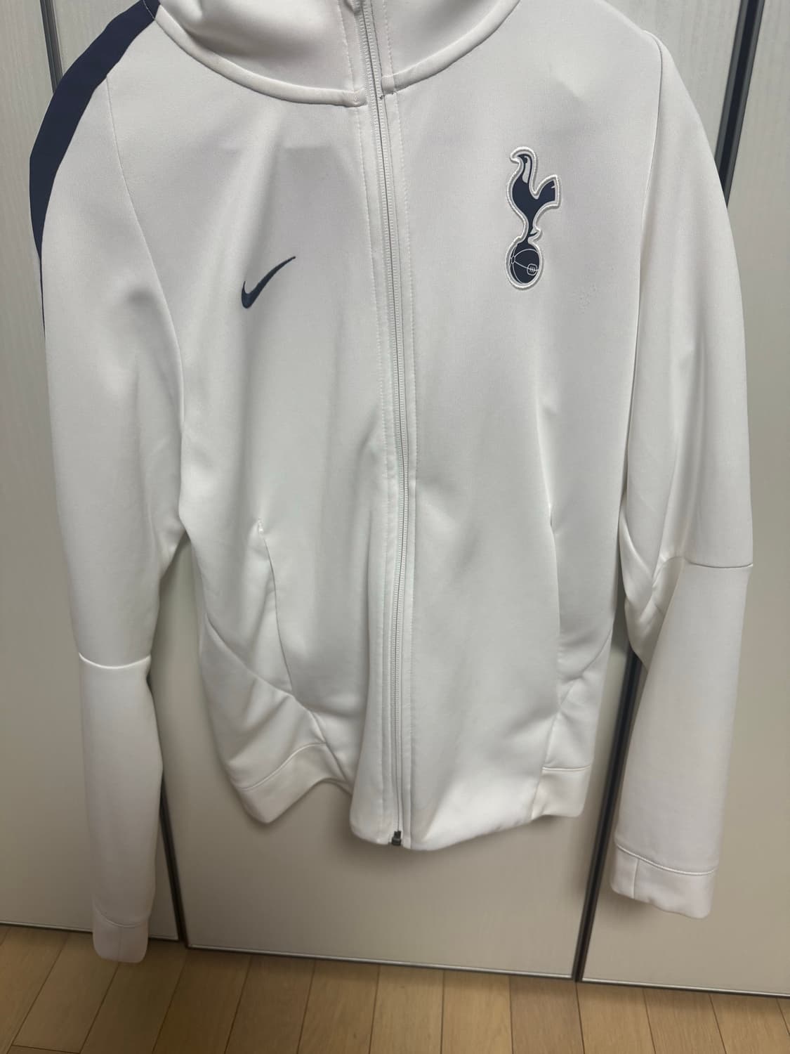 토트넘 17 18시즌 나이키 트랙탑 판매합니다 상품이미지1