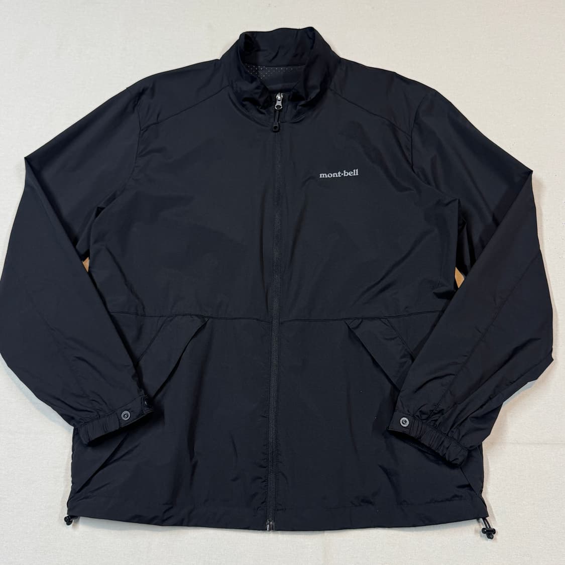 L) 몽벨 바람막이 블랙 얇은 두께감 상품이미지2