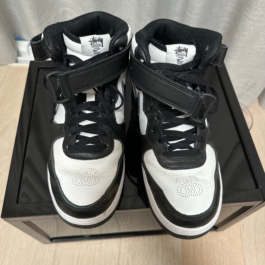 나이키 x 스투시 에어포스 1 '07 미드 SP 블랙 앤 라이트 본 27 상품이미지3