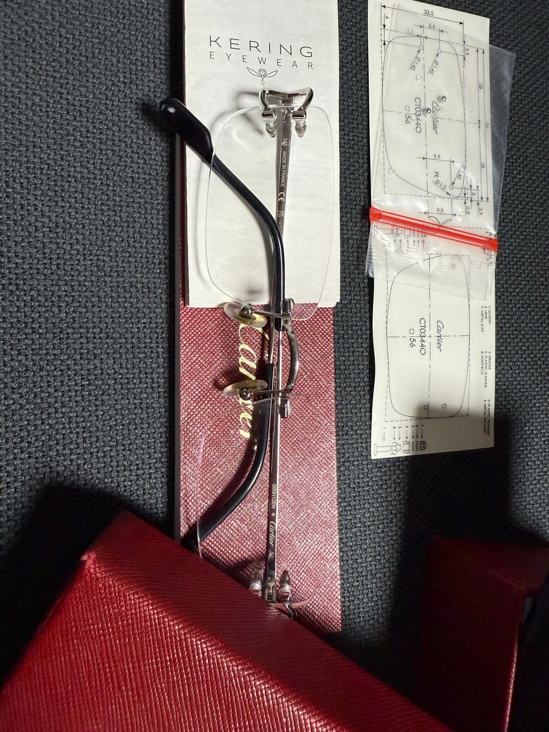 까르띠에 말발굽 무테 안경 (CT0344O) 상품이미지2