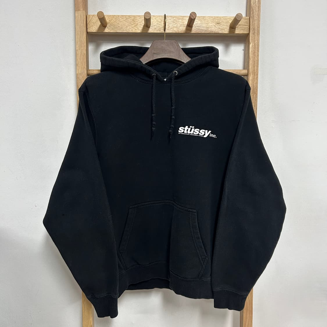 스투시 이탈릭 빅로고 후드티 블랙 상품이미지2